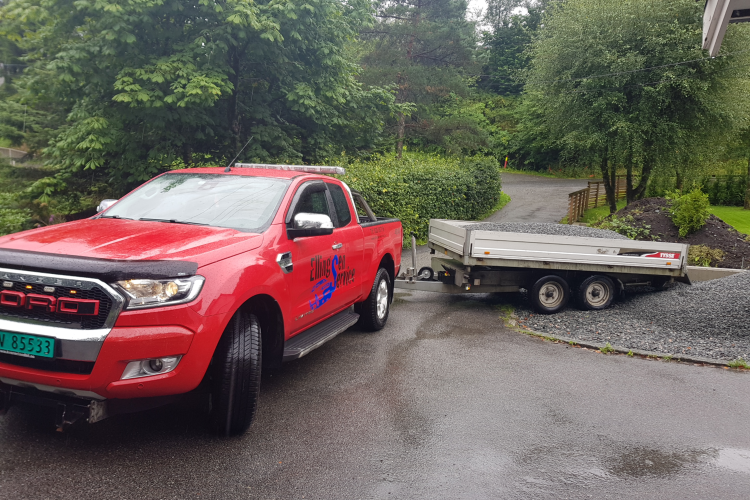 Ford Ranger pickup med tipphenger